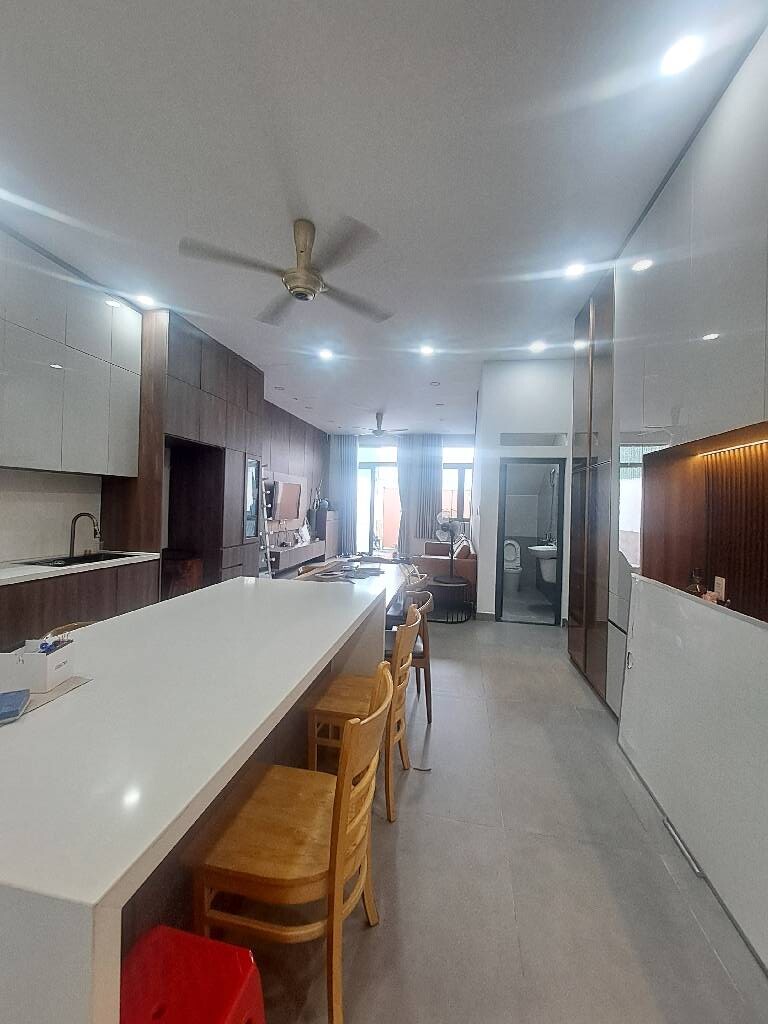 ban nha mat tien quan 12 rotated