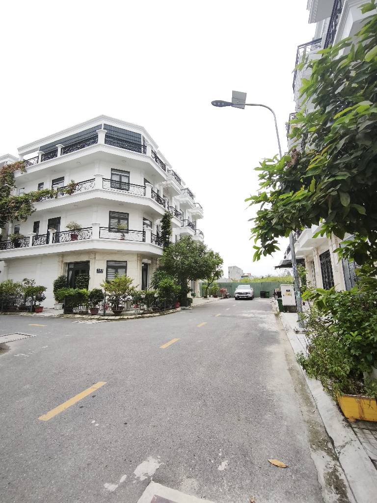 Bán villa Võ Thị Liễu Quận 12 DT: 13.5x10m, thang máy, sân để xe ô tô 1 cần bán villa quận 12, villa võ thị liễu, bán villa an phú đông, bán nhà võ thị liễu quận 12, villa có thang máy quận 12, biệt thự quận 12 giá tốt, bán nhà cao cấp quận 12, villa sân xe ô tô quận 12, mua villa quận 12, nhà đất an phú đông quận 12, mỹ hạnh nhà đẹp, tư vấn nhà đất quận 12