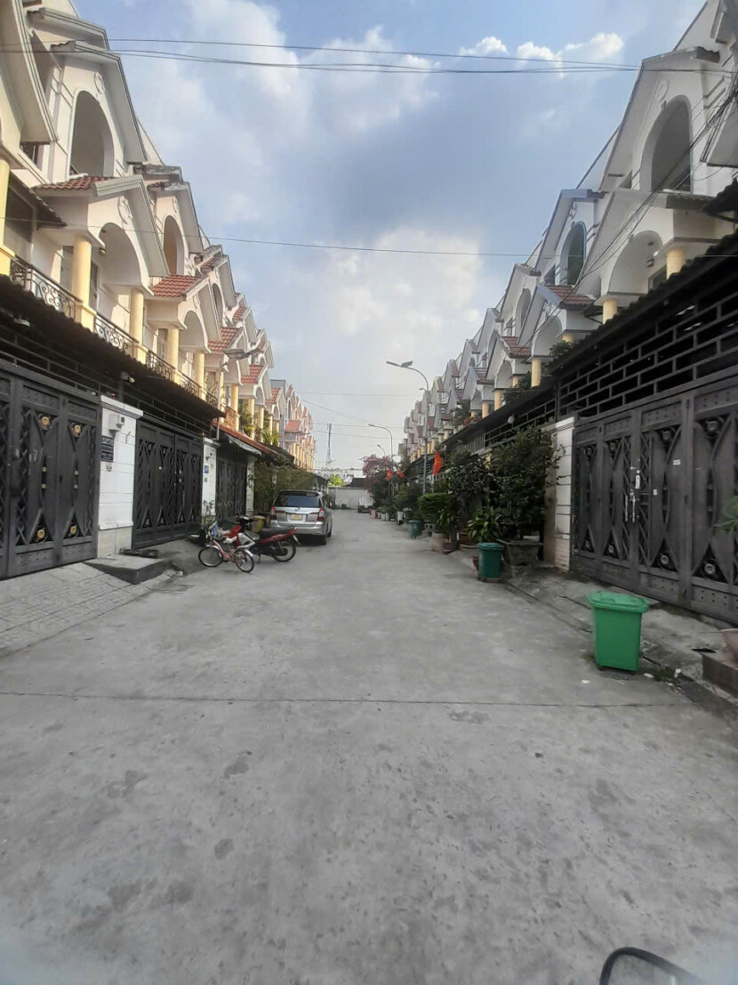 bán nhà hẻm 351 thạnh lộc 19