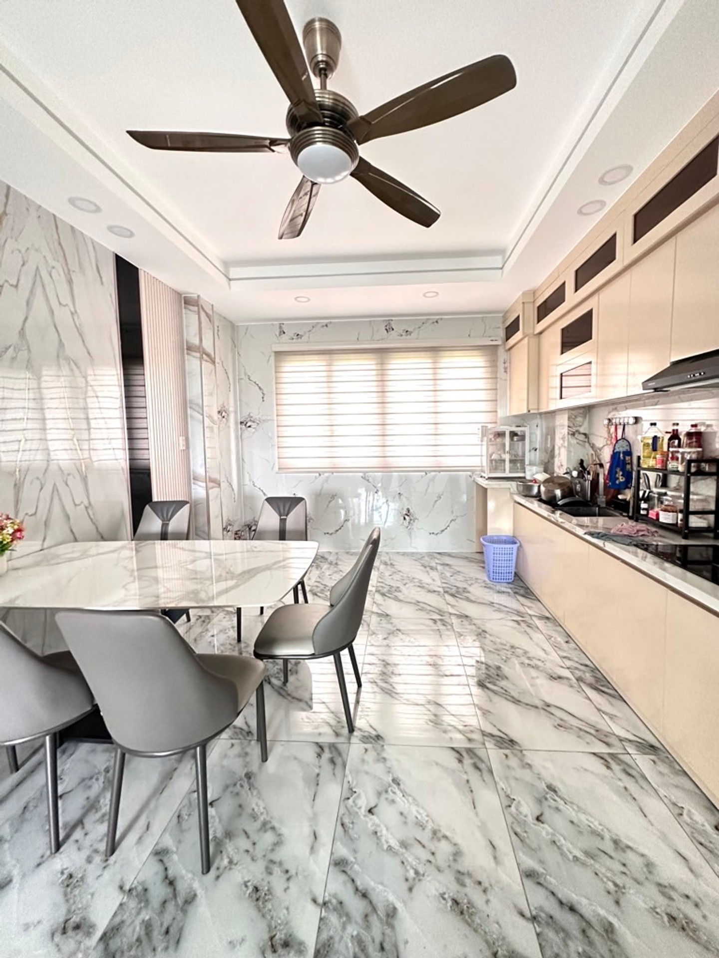 bán nhà hẻm 8m Quận 12