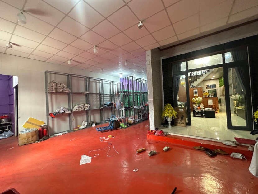 bán nhà ngộp bank quận 12