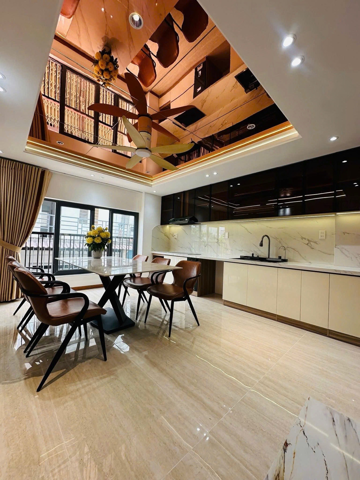 nhà Thạnh Lộc 37 hẻm xe hơi quận 12